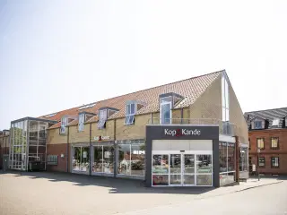 **Kun få ledige tilbage** Nyrenoveret cellekontorer i erhvervsfællesskab. I centrum af Thisted.