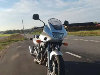 Yamaha XJ600 