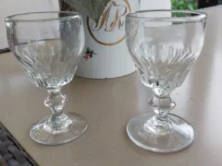 CONRADSMINDE - snapseglas ca. år 1850 - riflede 