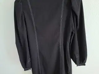 Sort kjole fra Numph