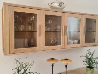 Skænk m/ Vitrine - Hvidpigmenteret eg Massiv
