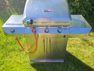 Stor Char-Broil Performance gasgrill inkl. overtræ