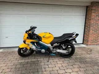 Honda CBR 600 F4