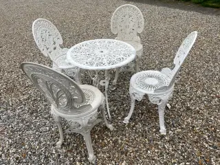 Støbejerns havemøbler med patina