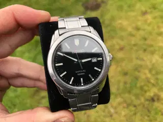 Seiko Sapphire 100m 43mm herreur