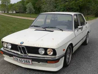 BMW E12 1975