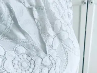 Skjortebluse i råhvid 