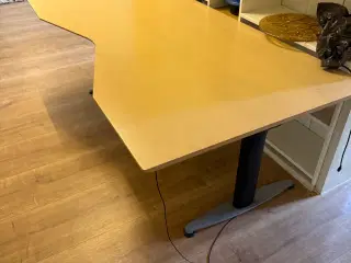 Hæve/sænkebord. Linak. 