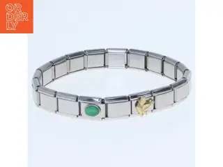 Sølvfarvet armbånd med grøn sten og gulddetaljer (str. Ø 5 komma 6 cm)