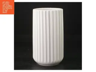 Lyngby Porcelæn vase fra Lyngby (str. 15 cm. 8 cm i diameter)