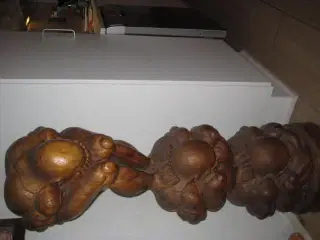 Håndskåret træfigur Yogi - de tre mænd