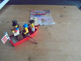 LEGO 6247 Pirates Imperial Guards:6247 Bounty Boat