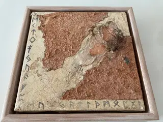 Relief af Billed- -og Papirmager Gurli Maya
