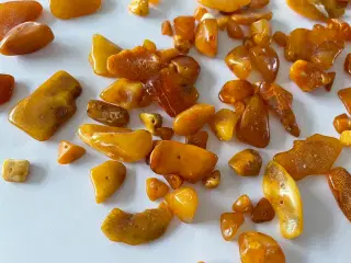 Ravstykker fra Vestkysten til smykkefremstilling