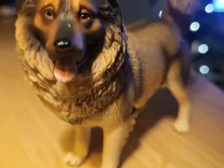 Lille Kaukasisk Hyrdehundsfigur