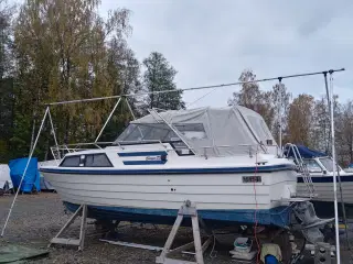Motorbåd Saga 25 CC åben