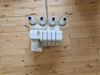 Bernina Overlocker 