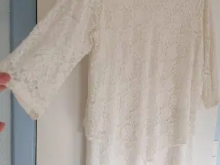 Pæn råhvid blonde kjole fra ZIZZI