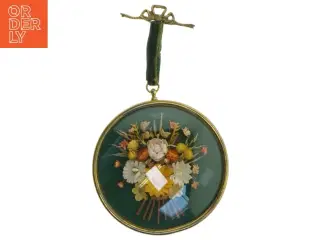 Rund Messing vægdekoration med blomster (str. Ø 11,5 cm)