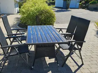 Havebord med 4 stole