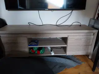 Fjernsynsbord i egetræ