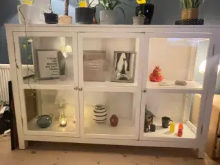 Vitrine kommode