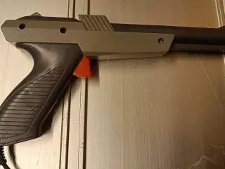 NES Nintendo Zapper pistol 