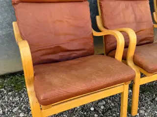 STOUBY hvilestole i bøg m. Cognac farvet læder.