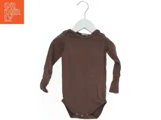 Langærmet body fra Müsli (str. 68)