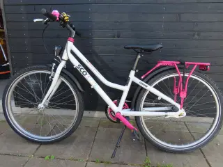 Super flot totalt renoveret pigecykel 24 tommer