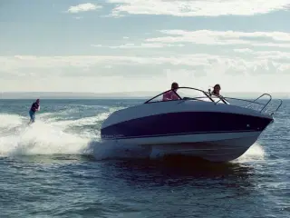 Coaster 600 BR - 100 HK Yamaha/udstyr