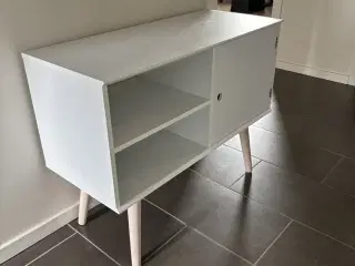 Reol fra Jysk 