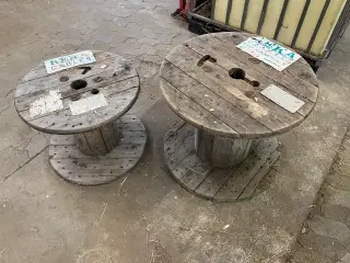 Kabeltromler evt. til små borde 2stk.