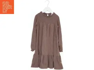 Langærmet stribet kjole fra Pomp de Lux (str. 116)