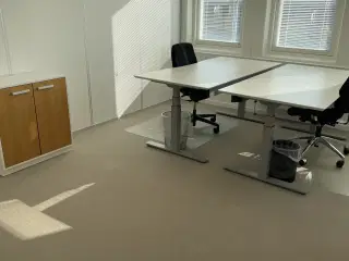 Attraktivt lyst kontor lejemål med god beliggenhed  - 18 m2 