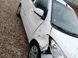 Hyundai i10 skadet 