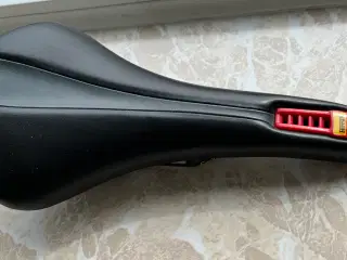 Retro Ferrari sadel