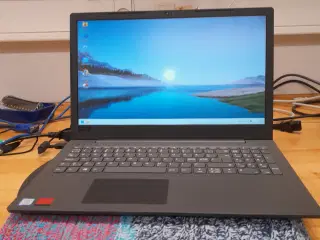 Lenovo V130  17,3"