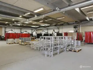 Lager eller evt. produktionslokaler