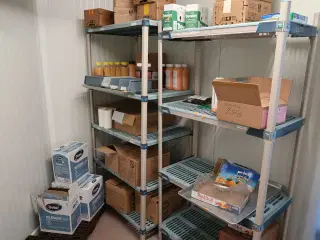 Div. Varelager (varer som er gået på dato medfølger ikke)