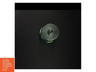 Dekoreret grøn glasvase (str. 18 og en halv x 12 cm)