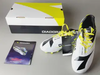 ⭐️· NYE Diadora Fodboldstøvler - FLERE STØRRELSER