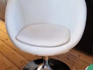 Stol på drejefod, hvid