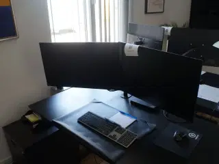 2 stk. skærme & computer, m.v. LENOVO