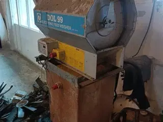 - - - Skov Dol 99 Electronic feed weigher