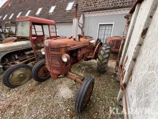 Veterantraktor Farmall Fu 235