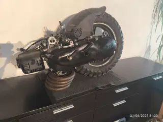 Nyrenoveret 125cc PGO-motor 2takt med alt tilbehør