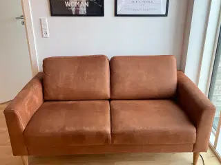 Flyttesalg sofa, spisebord og reol