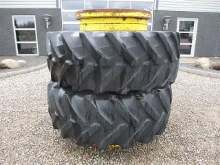 - - - 710/70R38 med ring til 42tommer fælg