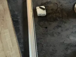 United Projektor Hvid med fjernbetjening